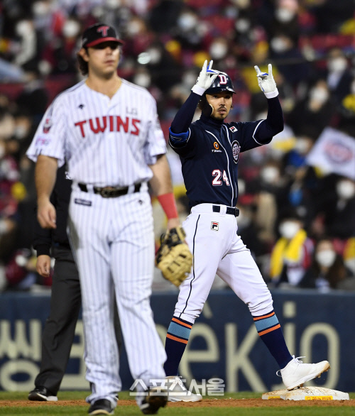 [포토]두산 오재원, 1점 더 추가요!