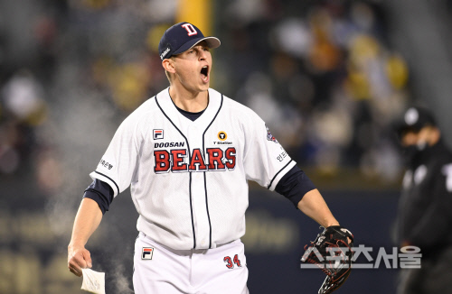 [포토]6이닝 11탈삼진 무실점 호투 펼친 두산 선발 플렉센