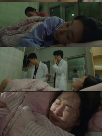 '산후조리원' 엄지원 "출산 장면 위해 전날 짠 음식 많이 먹어"[SS방송]