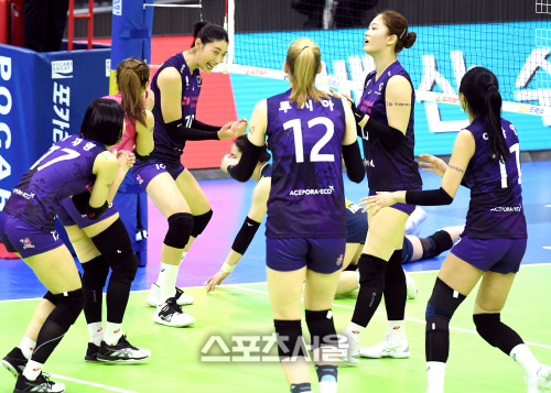 [포토]4연승 확정 짓는 김연경의 득점