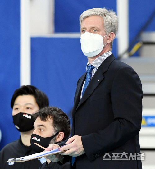 [포토] 대한항공 산틸리 감독, 더 높은 순위를 위해...