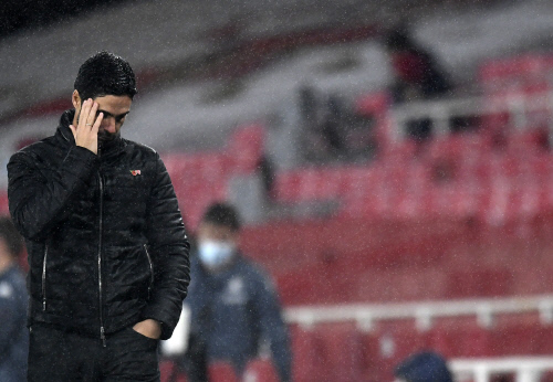 잘나가던 아스널, 빌라에 완패…기복 문제 있네