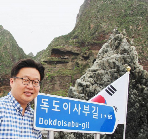 中 네티즌 '내로남불' 지적한 서경덕 교수의 시원한 일침 "존중 먼저 배워라"