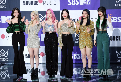 [포토] 여자친구, 컴백 인사 드려요~