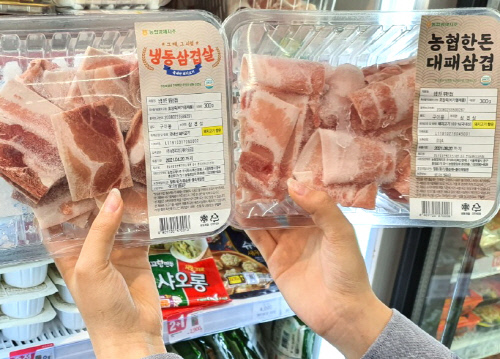 편의점서 삼겹살 사고 장본다…비대면 시대의 역설