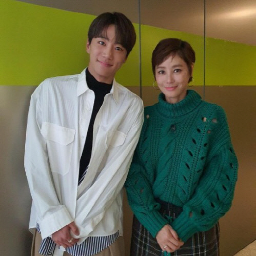 김성령, '전참시' 촬영 인증샷… 숏컷으로 잘생쁨 뿜뿜[★SNS]