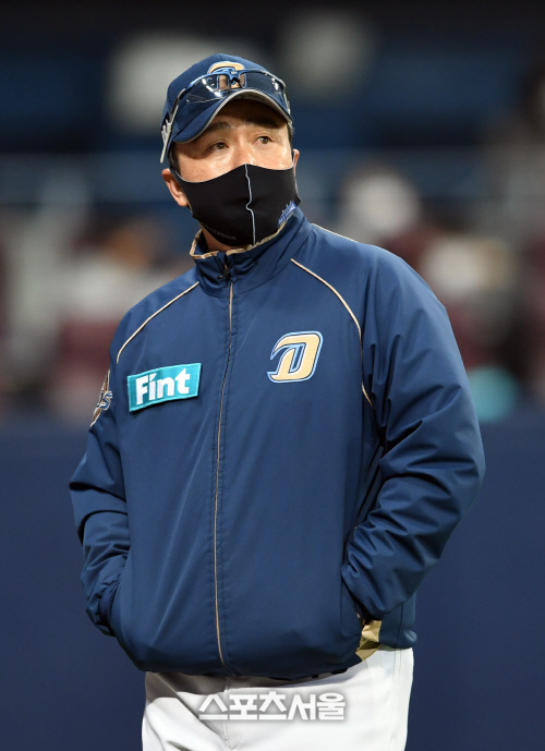 [포토]한국시리즈 2차전 패한 NC 이동욱 감독