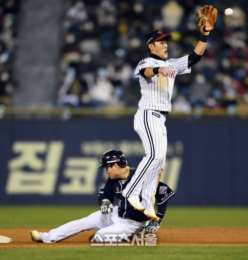 [포토]두산 박세혁, 나도 도루 성공!