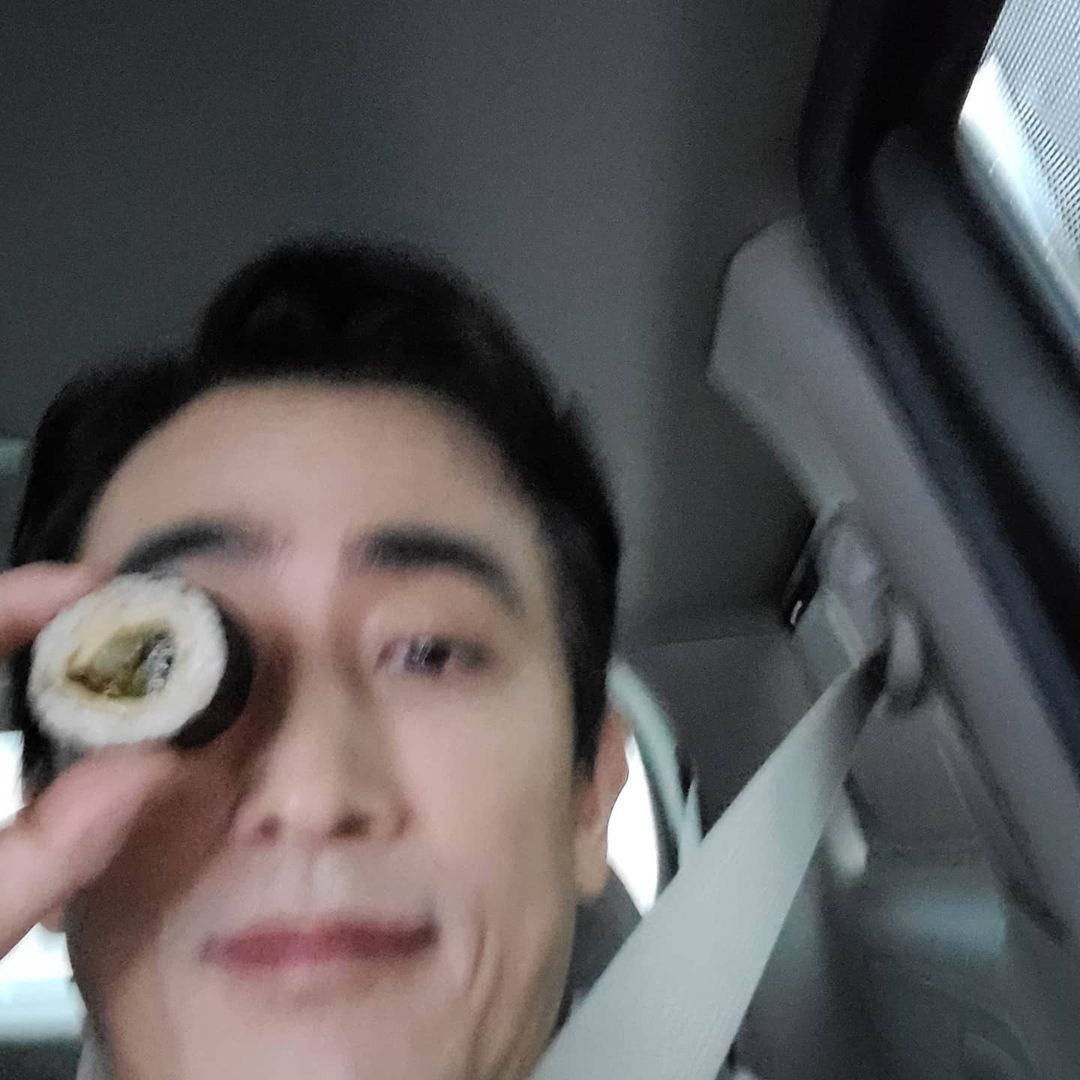 '인표 잘 먹었쩌요' 차인표♥신애라 김밥 한줄에…신혼 못지않은 달달 일상[★SNS﻿]