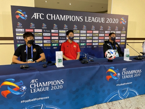 윤주태 선수, 이원준 감독대행(1)