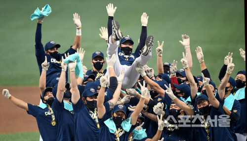 코로나 위기 방역으로 넘은 KBO 새 수익모델 창출해야[SS시선]