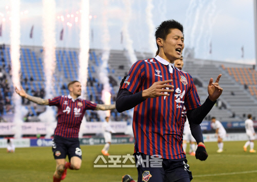 운명의 PK에 웃은 수원FC, 5년만의 1부 복귀…'더비'도 재성사[SS현장]