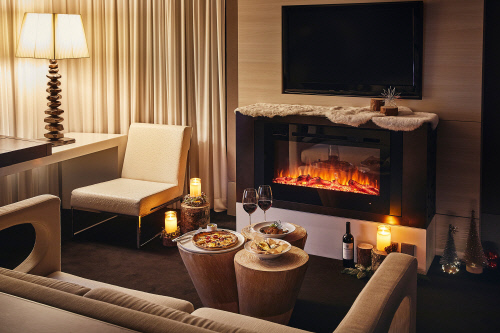 ‘집’만큼 안전하고 ‘캠핑’처럼 특별하다! 호텔 업계, '언택트 호캉스' 출시 봇물