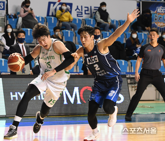 [포토] DB 김종규, 비켜!