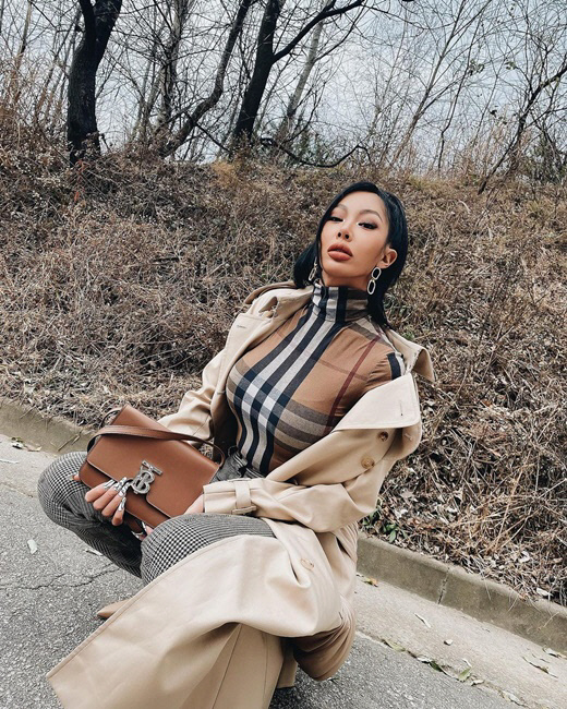 제시, "성형 그만해라"는 악플에 "성형할 시간 없는데요" 사이다 일침