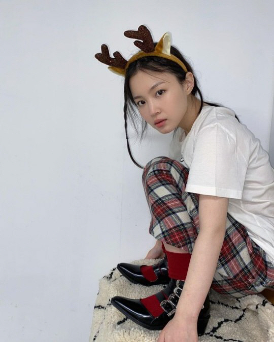 이하이, 다이어트 후 물오른 비주얼…산타복 '찰떡'[★SNS]