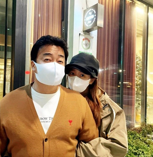 "고생했어요" 소유진♥백종원, 여전히 신혼 분위기[★SNS]