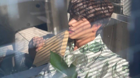 '군 복무' 육성재, "미스 유 멜로디" 장꾸 매력 폭발[★SNS]