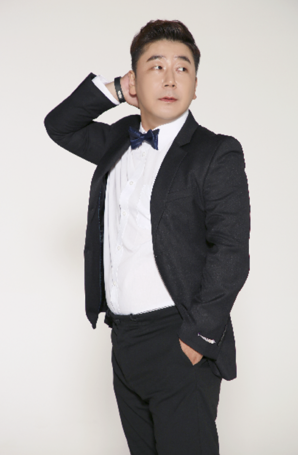 개그맨 이재형, 13세 연하 비연예인 여성과 열애[공식]