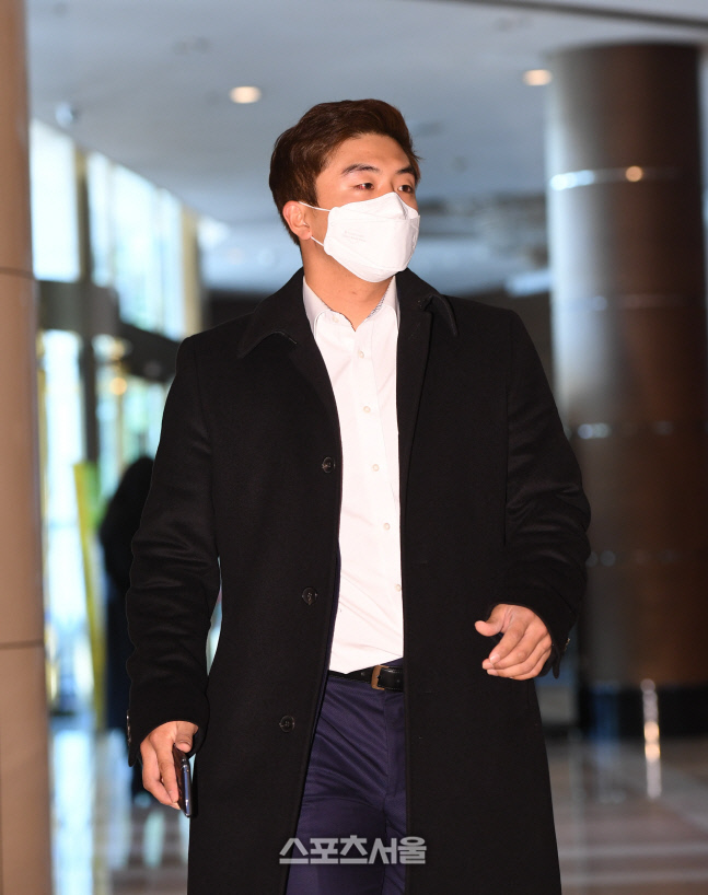 [포토] 총회장 입장하는 강진성