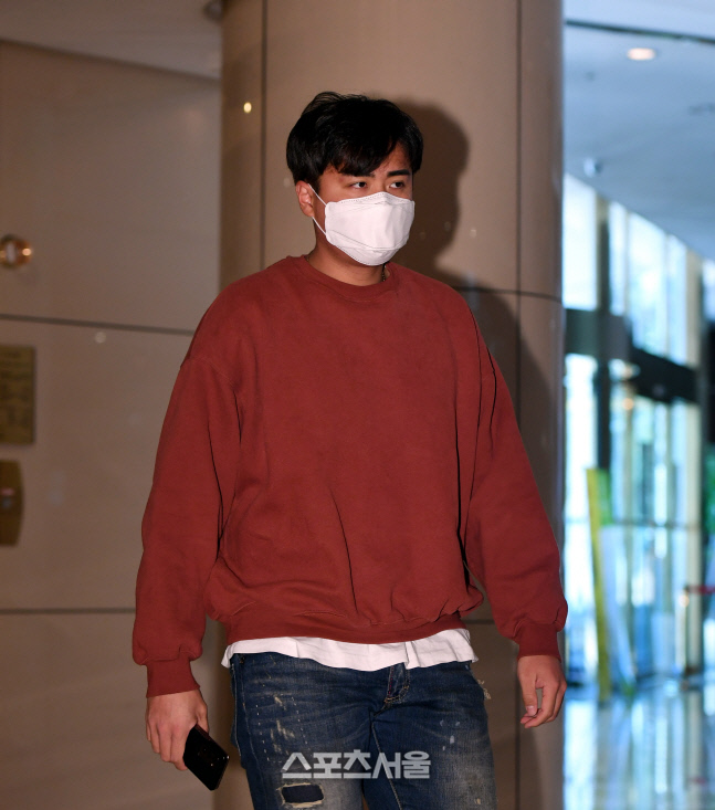 [포토] 총회장 입장하는 이영준