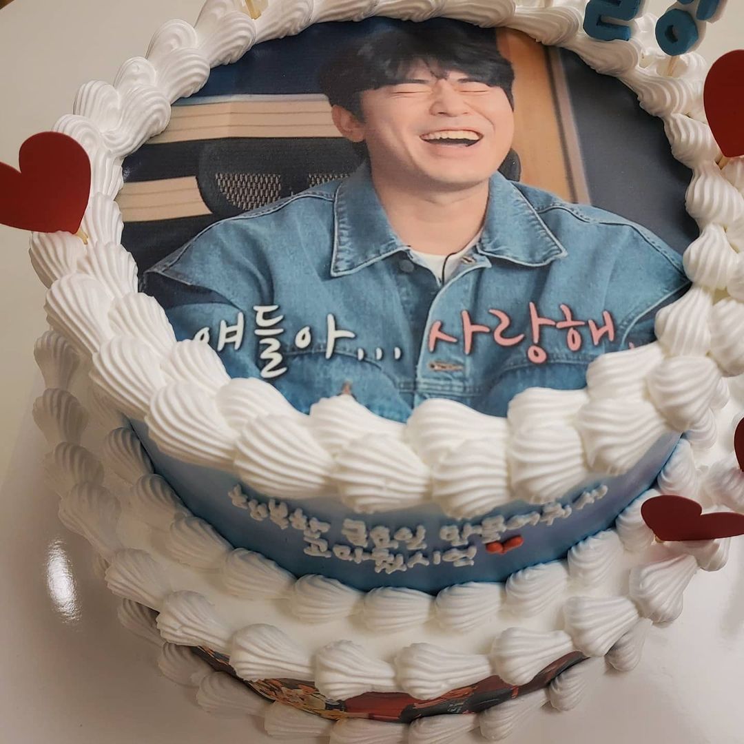 "행금 만들어줘 고마웠시언" 이시언, 팬들 센스넘치는 이별선물 들고 감동 미소 