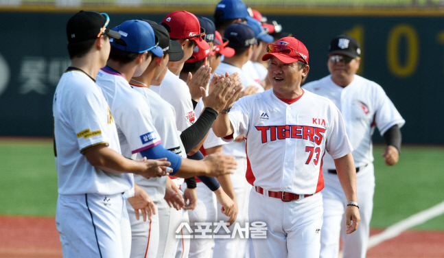 [포토]퓨처스리그 올스타전, 박흥식 감독과 미래의 스타~