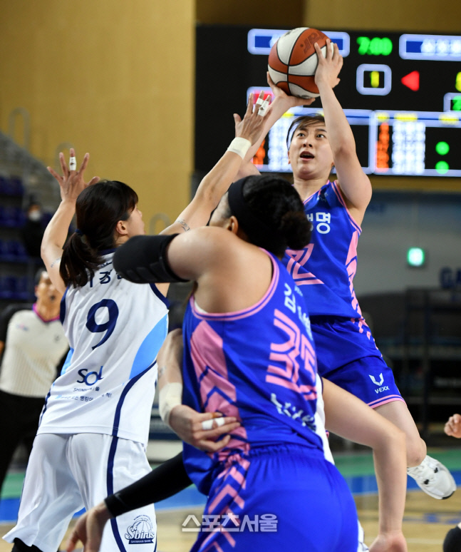 [포토] 이주연 '그냥 여기서 쏘자'