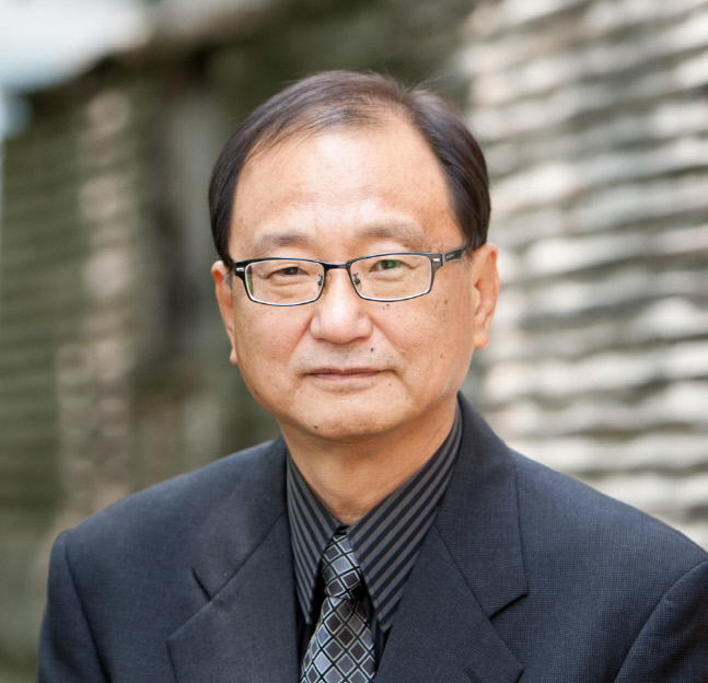 이충렬 전기 작가 제3회 혜곡 최순우상 수상