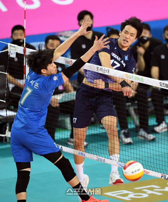 [포토]대한항공 임동혁, 완벽하게 뚫었어!