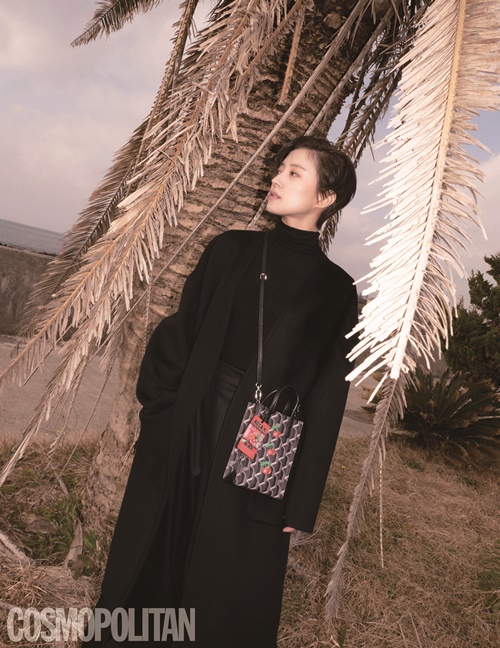 카이로스 이세영, 시간을 가로지르는 블랙 스타일 공개