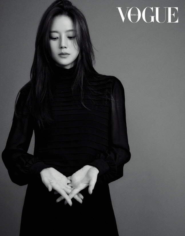 문채원, 흑백영화 같은 고혹적 세련美[★화보]