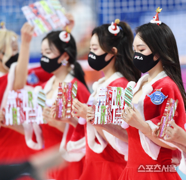 [포토] 대한항공 치어리더, 이제 곧 성탄절!