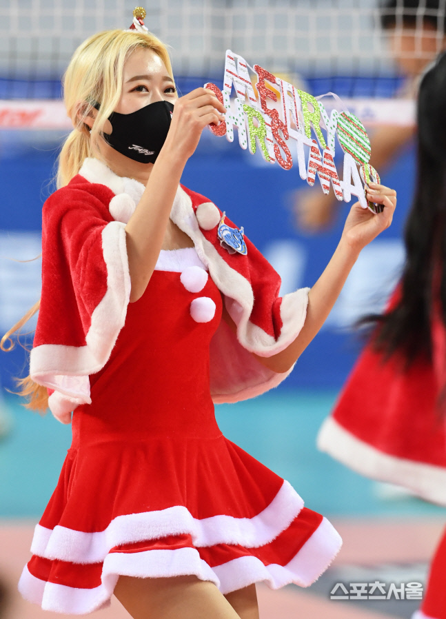 [포토] 대한항공 치어리더, 성탄절이 기다려져요~