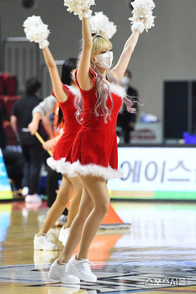 [포토] 전자랜드 치어리더, 즐거운 성탄절~