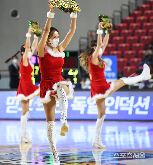 [포토] 전자랜드 치어리더, 성탄 응원!