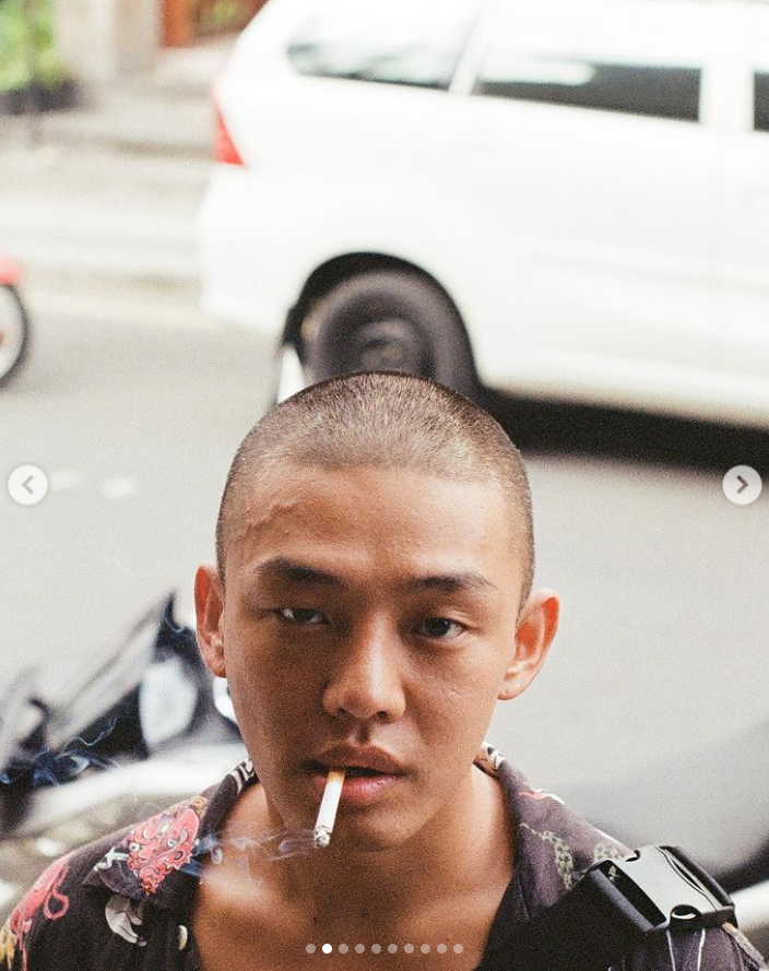 "새해다짐 박제!" 유아인  '똥폼' 셀프디스 금연선언에 쏟아진 응원  