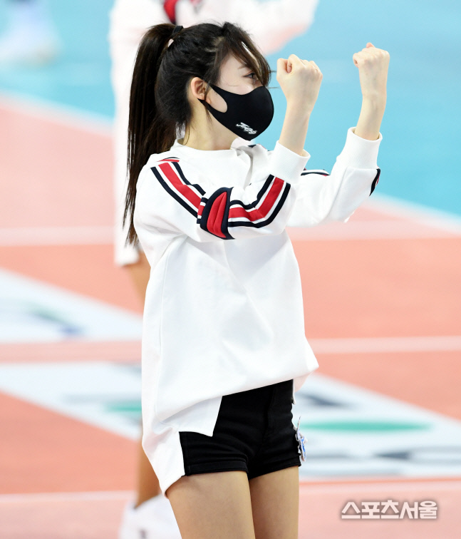 [포토] 대한항공 치어리더, 승리를 위해 으쌰으쌰~