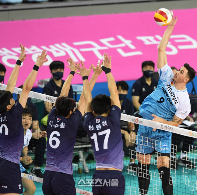 내가 올시즌 최고의 공격수. 포르투갈 국대 주장 알렉스가 떴다.[SS시선집중]