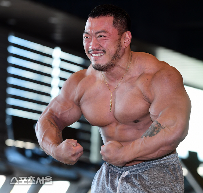 NPC 월드와이드에서 IFBB 프로카드 획득한 채성민, 2020년 최고의 몸짱은 나![이주상의 e파인더]