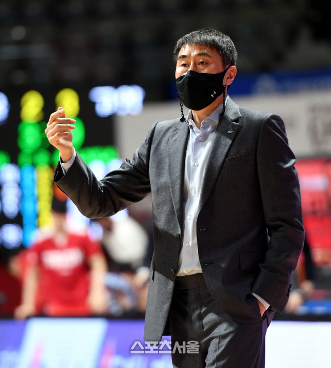 [포토] 이상민 감독 '이게 왜 파울이지?'