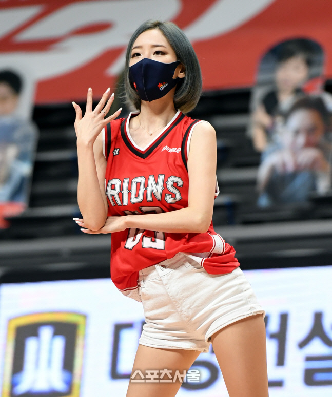 [포토] 치어리더 서현숙 '코트 달구는 미모'