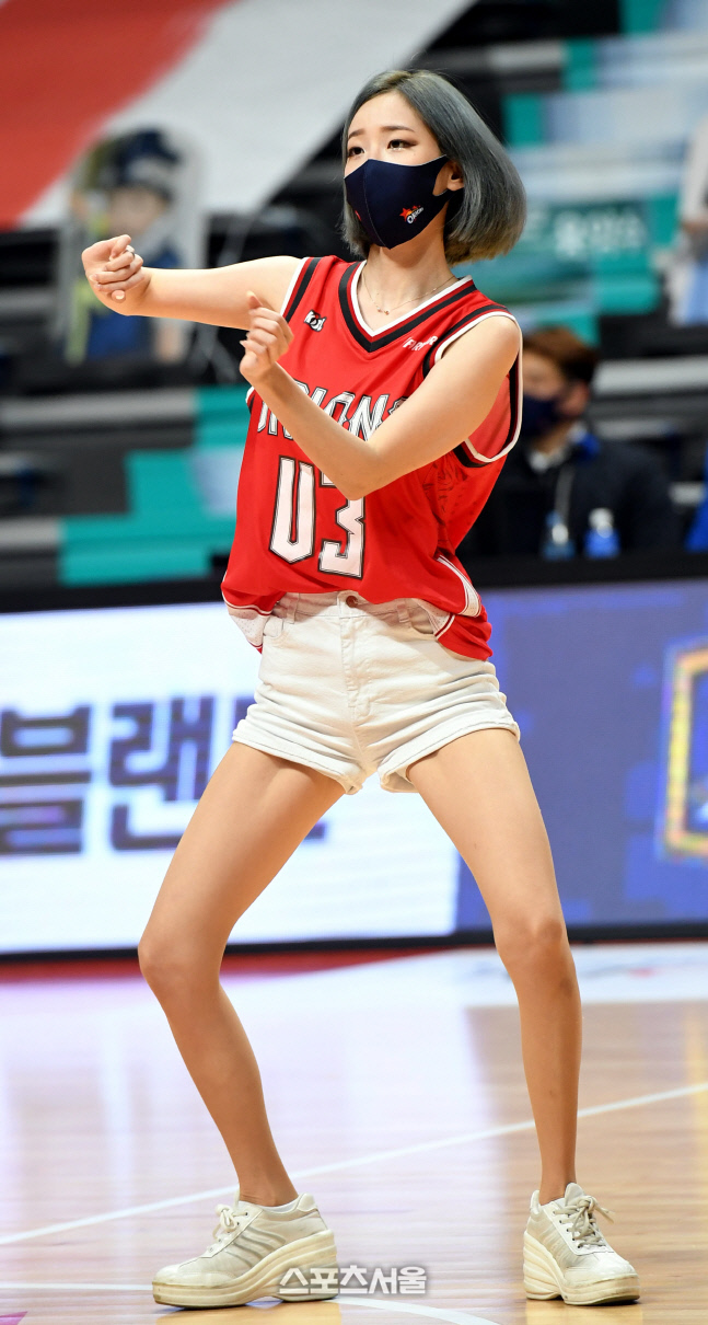 [포토] 치어리더 서현숙 '깜찍 발랄'