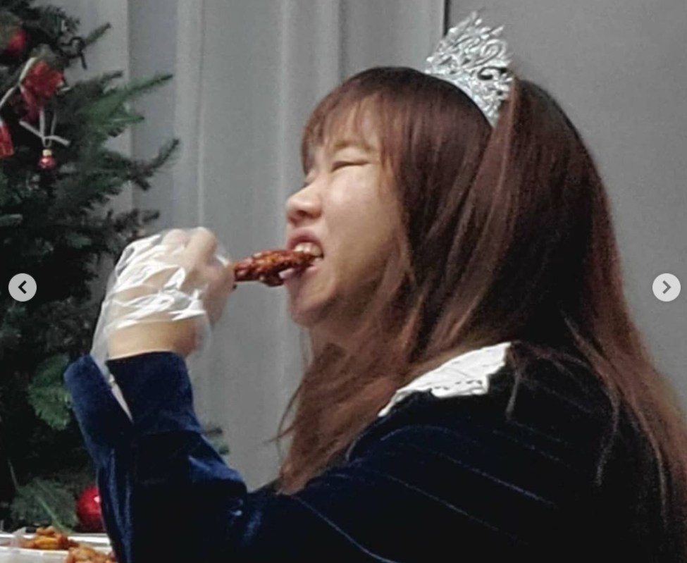 '자가격리' 홍현희, 치킨 뜯으며 '전참시' 베스트 팀워크상 수상 자축 (2020 MBC 연예대상)