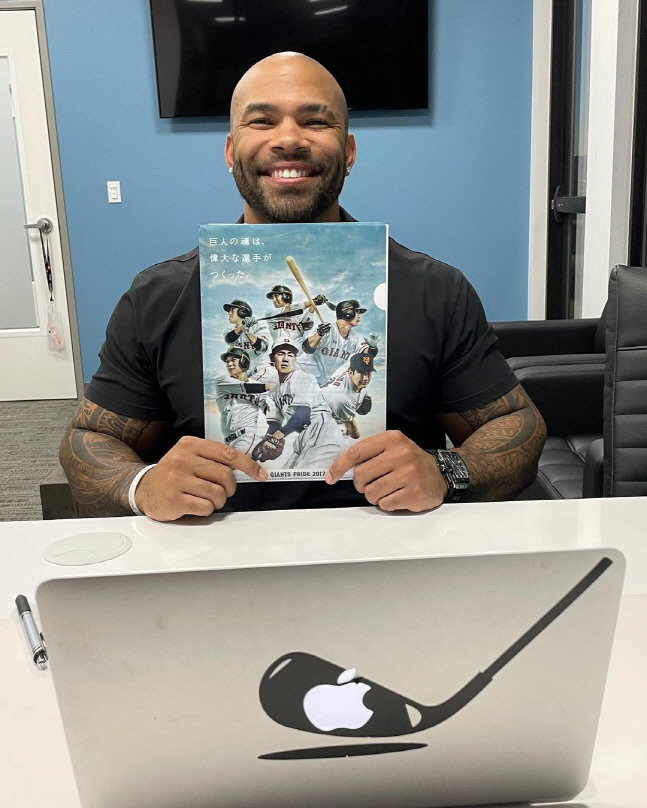 巨人 군단 합류한 테임즈 "요미우리와 함께 할 수 있어 기쁘다"