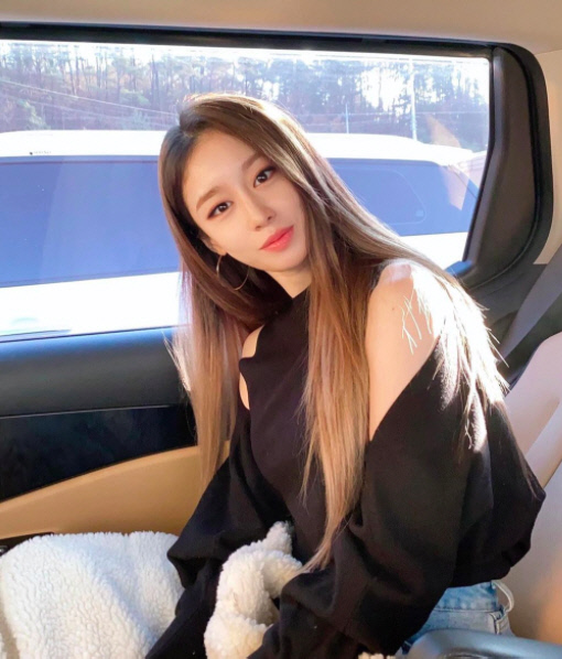 지연, 꽁꽁 얼어붙는 한파에도 오프숄더…예쁨 한도초과[★SNS]