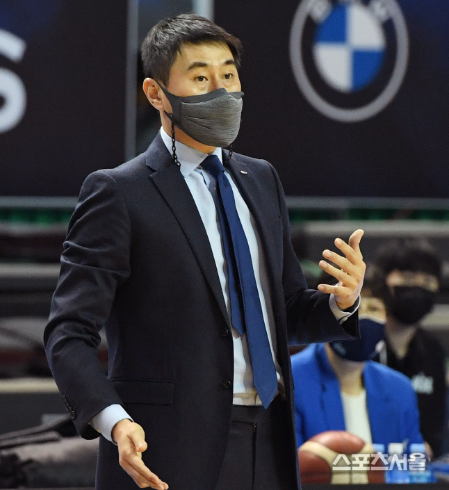 [포토] 삼성 이상민 감독, 좀 더 집중을...