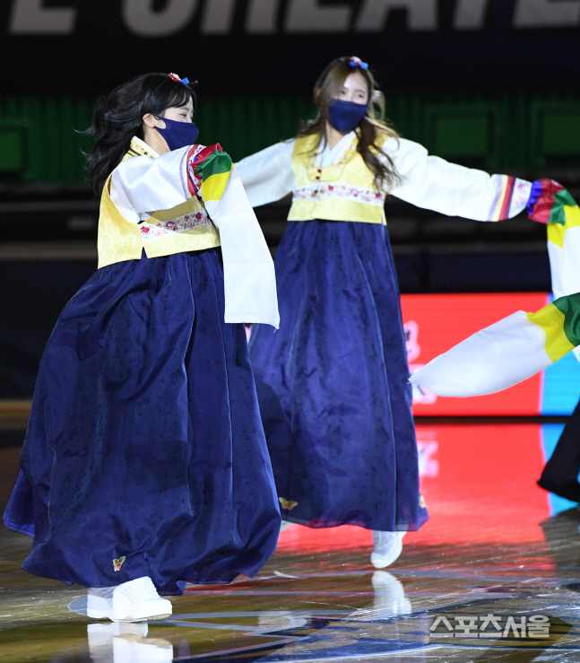 [포토] 삼성 치어리더, 새해를 맞는 공연!