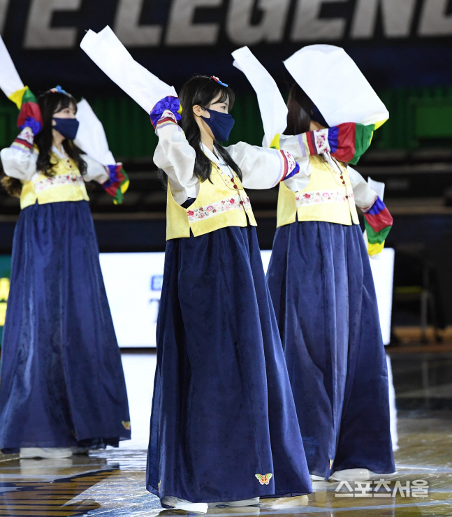 [포토] 삼성 치어리더, 새해엔 역시 한복~