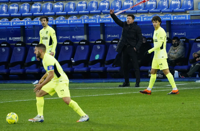 SOCCER-SPAIN-ALV-ATM/REPORT